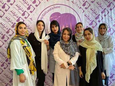 آموزشگاه آرایشگری دترلند