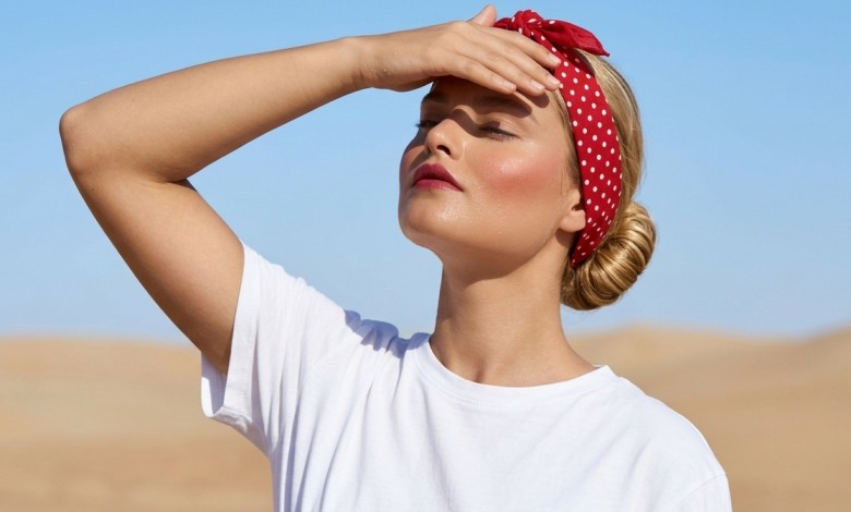 زیر کرم پودر چی بزنیم عرق نکنیم؟ راهنمای کامل میکاپ ماندگار
