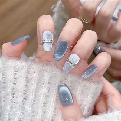 لاک ژل آیس نقره‌ای طرح جدید رسید؛ چقدر خوشگل و خاصن اینا