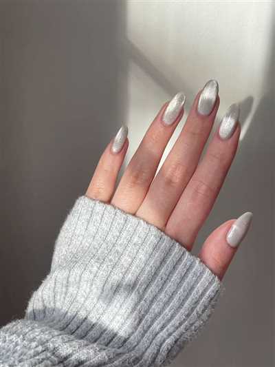 لاک ژل آیس نقره‌ای طرح جدید رسید؛ چقدر خوشگل و خاصن اینا