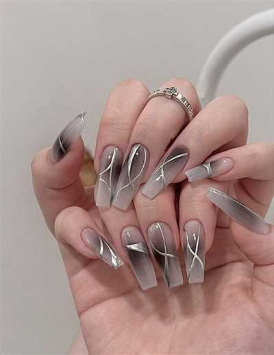 لاک ژل آیس نقره‌ای طرح جدید رسید؛ چقدر خوشگل و خاصن اینا