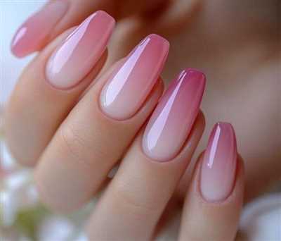 بهترین رنگ و مدل ناخن برای دست های تپل و کوتاه+ مدلهای جدید