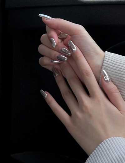 لاک ژل آیس نقره‌ای طرح جدید رسید؛ چقدر خوشگل و خاصن اینا