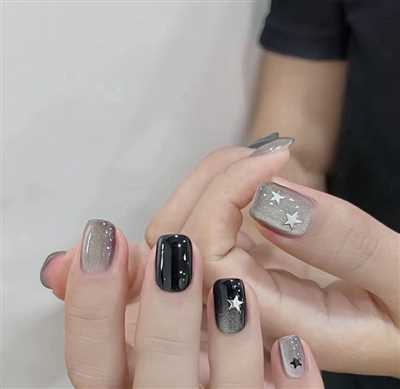 لاک ژل آیس نقره‌ای طرح جدید رسید؛ چقدر خوشگل و خاصن اینا