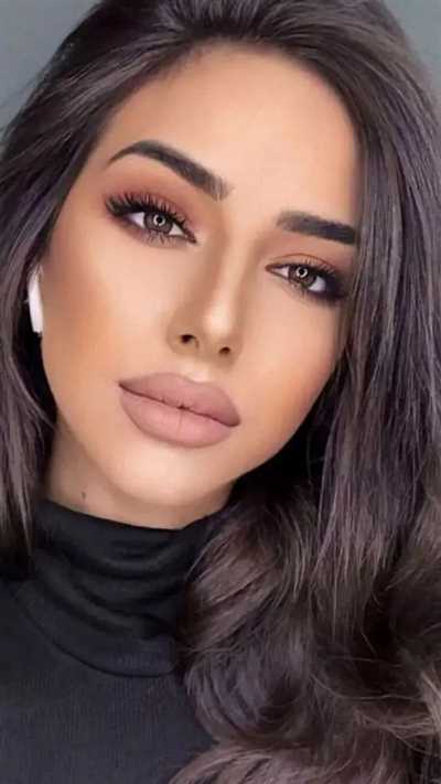 ۳۳ مدل آرایش صورت ترند سال مناسب خانم‌هایی که چشم قهوه‌ای دارند