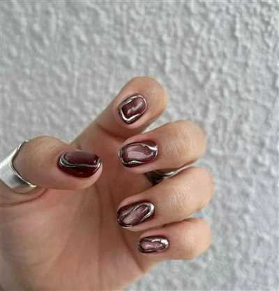 طراحی ناخن مد سال 2025 با ایده های ساده و شیک