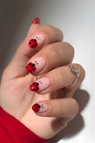 18 مدل فرنچ و لاک ژل ناخن با طرح کفشدوزک جذاب و ویژه مخصوص خانم های جوان