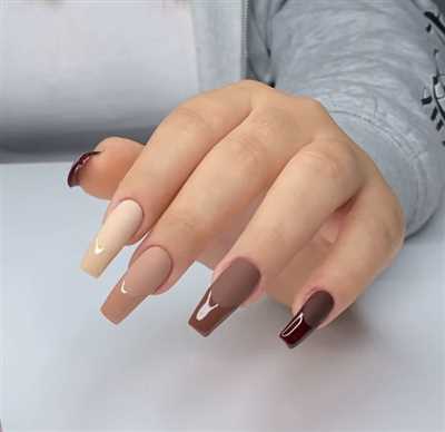 طراحی زیبا و شیک لاک ناخن موکا موس لاکچری