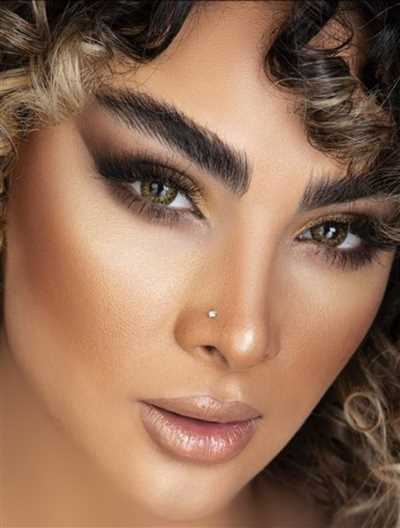نمونه کار های میک آپ سالن زیبایی دی ال