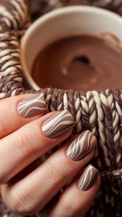 طراحی زیبا و شیک لاک ناخن موکا موس لاکچری