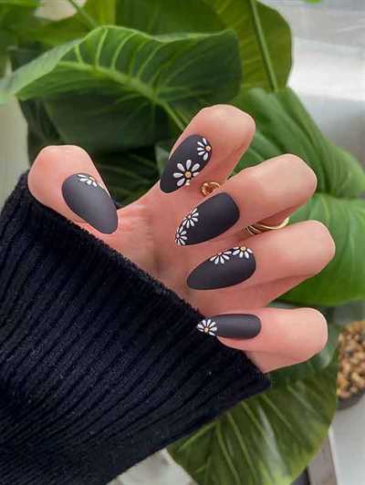 50 طرح زیبا و جذاب ناخن مات ترند سال
