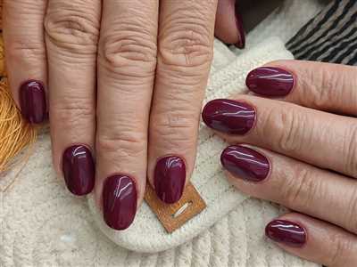طراحی و کاشت ناخن توسط ناخنکار خانم الهه