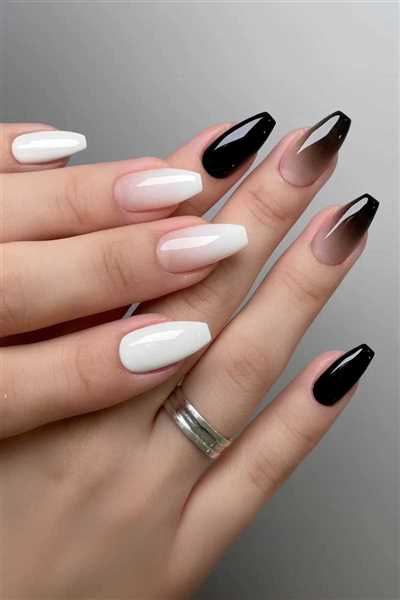 بیش از 50 مدل لاک و کاشت ناخن مشکی با دیزاین خاص و سنگین مناسب محرم