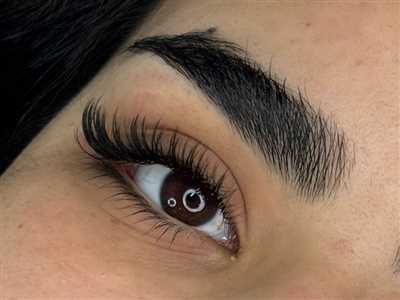 کاشت مژه توسط آرایشگر خانم ریحانه عمرانی