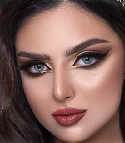 نمونه کار های میک آپ سالن زیبایی دی ال