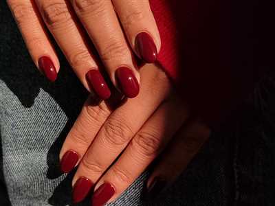 طراحی و کاشت ناخن زیبا و جذاب توسط خانم الهه