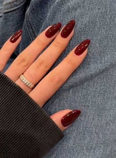 بیش از 20 مدل جذاب و شیک لاک ناخن رنگ قرمز گیلاسی ترند سال