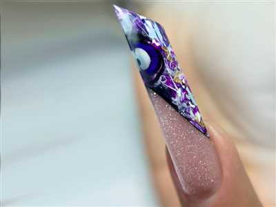 طراحی و کاشت ناخن ژورنالی مدل روسی