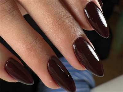 طراحی و کاشت ناخن توسط خانم الهام