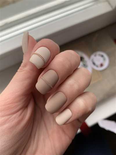 طراحی زیبا و شیک لاک ناخن موکا موس لاکچری