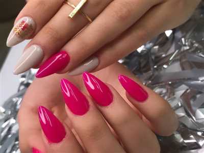 کاشت ناخن توسط آرایشگر خانم سولماز