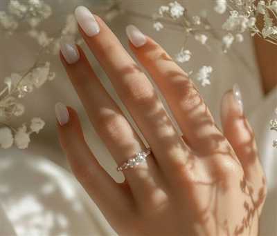 30 مدل از جدیدترین مدل‌های لاک ناخن میلکی یا شیری ترند سال