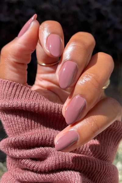 طرح ناخن دخترانه ۱۴۰4 مینیمال و جذاب