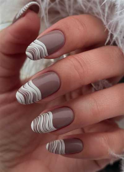 طراحی زیبا و شیک لاک ناخن موکا موس لاکچری