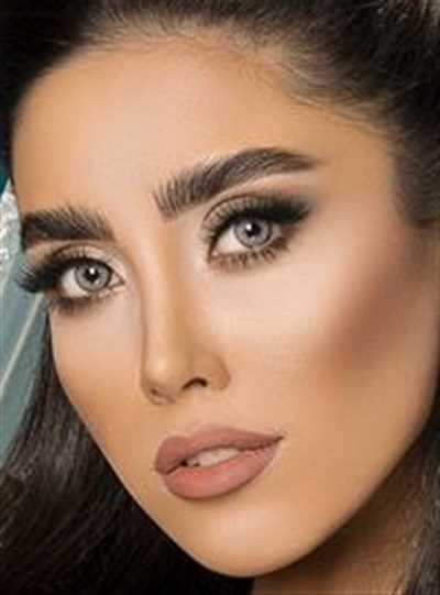 نمونه کار های میک آپ سالن زیبایی دی ال