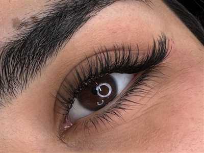 کاشت مژه توسط آرایشگر خانم ریحانه عمرانی