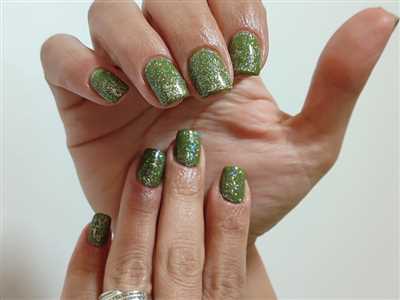طراحی و کاشت ناخن توسط ناخنکار خانم الهه